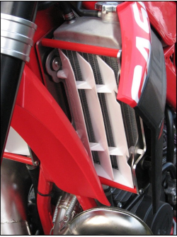 RADIATOR BRACES RED GAS GAS EC 250 300 2012 - 2013 | Motorbike Parts | AXP Racing