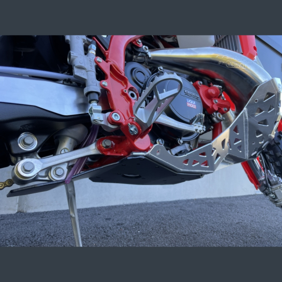 P-TECH Skid Plate with Exhaust Pipe Guard and Plastic Bottom #3